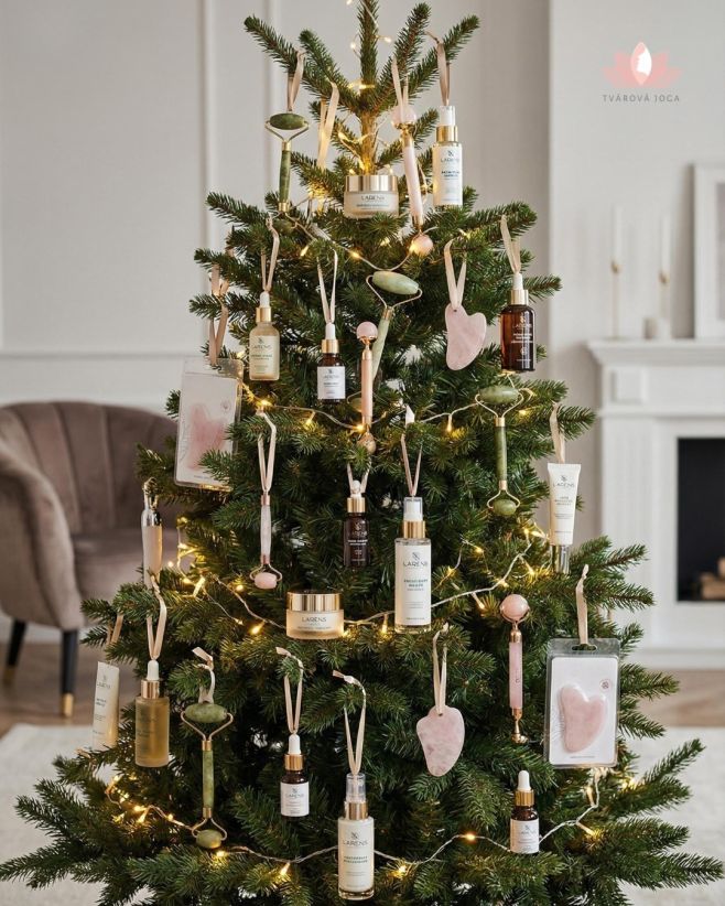 Čo nám ženám zvyčajne chýba najviac? ČAS PRE SEBA.✨ A takto by mohol vyzerať aj náš osobný vianočný stromček. 🎄 Nie sú na...